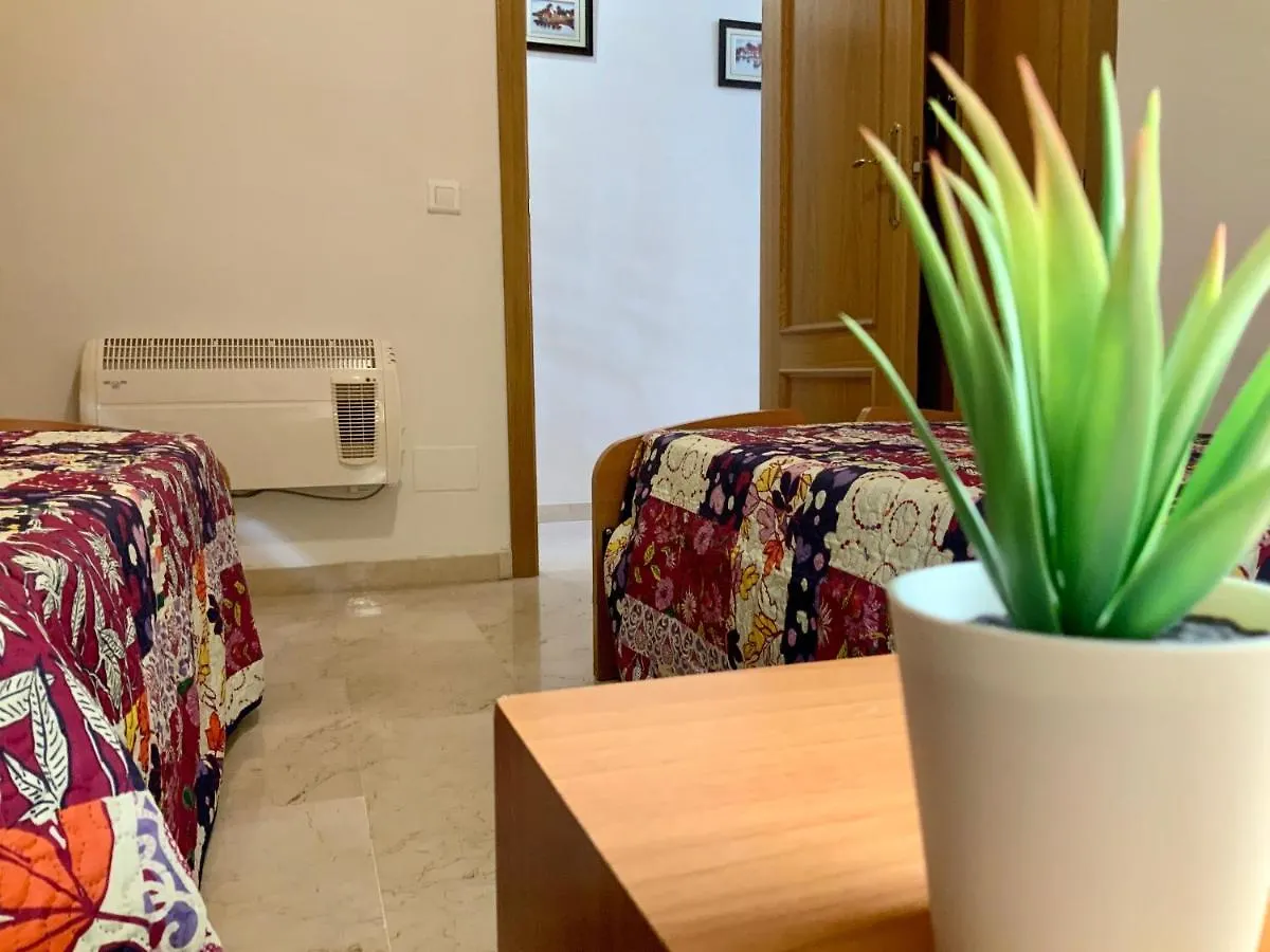 Apartamento De 2 Dormitorios, Gran Terraza, Vistas Al Mar Cerca Playa Carvajal Benalmadena